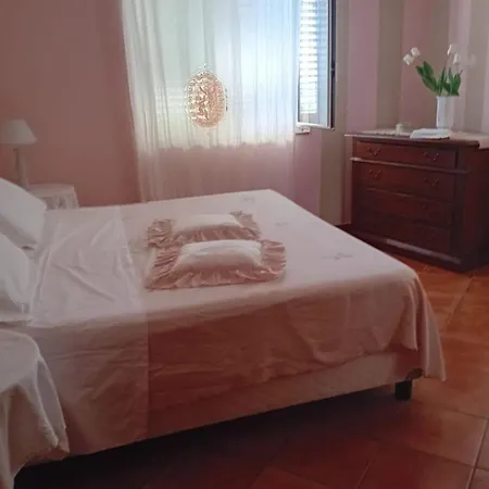 Appartamento Haus Der Julia By Interhome *